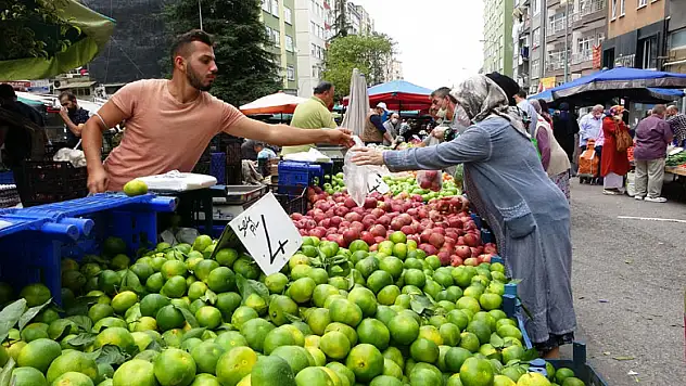 Kışlık meyve ve sebzeler tezgahlarda yerini almaya başladı