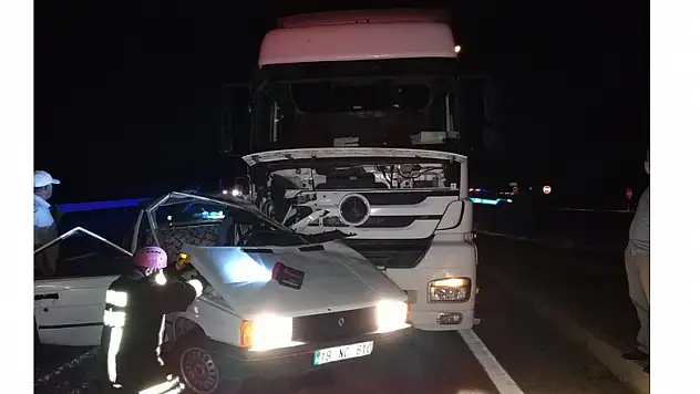 Otomobil ve tır çarpıştı: 1 ölü