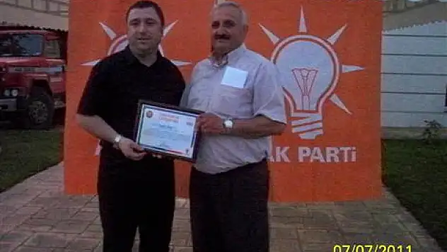 Köse, teşekkür belgeler dağıtmaya devam ediyor