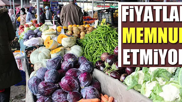 Çarşamba ilçesinde bulunan pazaryerlerinde ki  meyve ve sebze fiyatları cep yakıyor