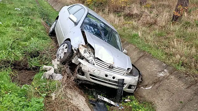 Sağlık çalışanı kazada yaralandı