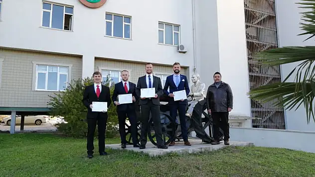 Çek doktora öğrencileri OMÜ'deki stajlarını tamamladı