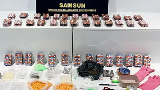 Uyuşturucudan serbest kalan gencin evinde kokain ve uyuşturucu haplar ele geçirildi