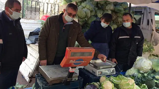 Samsun'da pazarda terazi denetimi