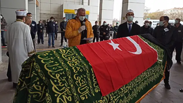 Koronadan ölen Meral hemşire son yolculuğuna uğurlandı