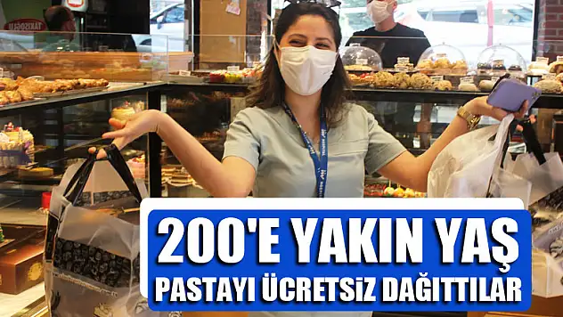 Yılbaşından kalan 200'e yakın yaş pastayı ücretsiz dağıttılar