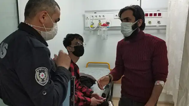 Sokak ortasında saldırıya uğrayan kardeşler hastanelik oldu