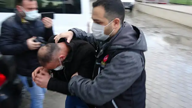 Kulübede satışa hazır kokainle yakalandılar