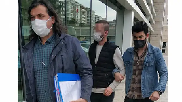 İnternetten satışa sunulan telefonu sahte parayla satın aldılar