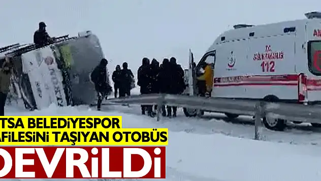 Fatsa Belediyespor kafilesini taşıyan otobüs devrildi