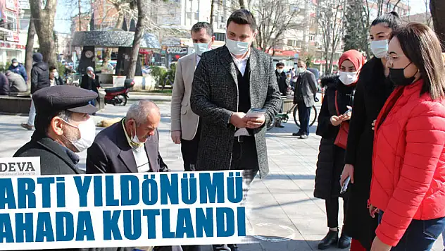 PARTİ YILDÖNÜMÜ SAHADA KUTLANDI