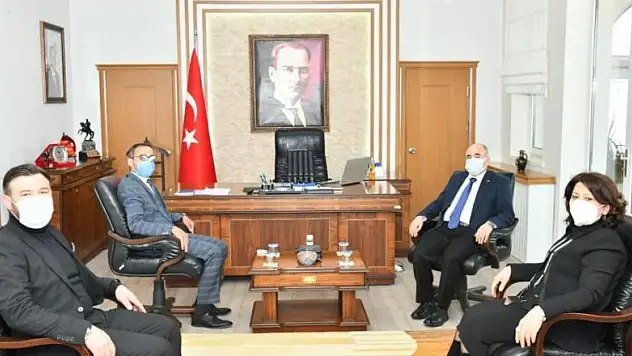 Vali Dağlı: 'Eş-dost, akraba, hasta, taziye vb. ziyaretler bir süre daha ertelensin'