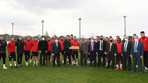 Samsunspor'a derbi öncesi baklava dopingi  