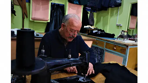 51 yıllık terzinin çırak sorunu