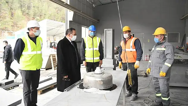 Şehri nakış gibi işleyen tesis