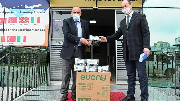 Canik Belediyesi'nden okullara maske