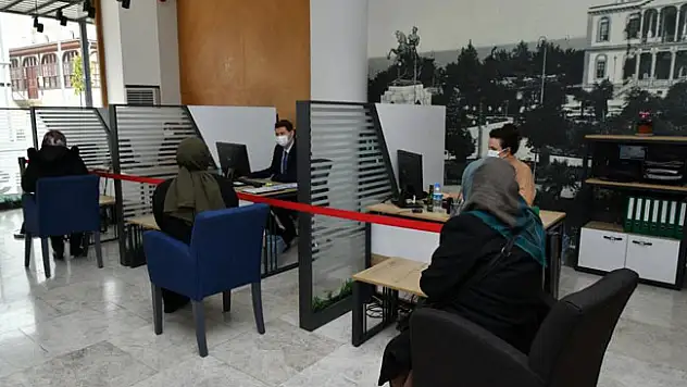 Bin kişiye istihdam kapısı açan Büyükşehir, iş arayanlarla işverenleri buluşturuyor