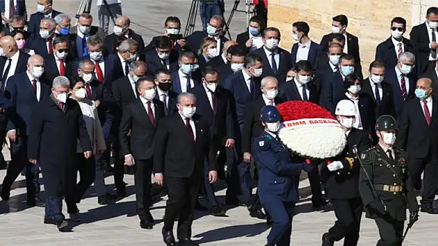 Devlet erkanından Anıtkabir'e ziyaret