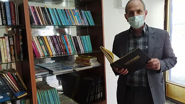 Kitapsever muhtar: Muhtarlığı kütüphaneye çevirdi