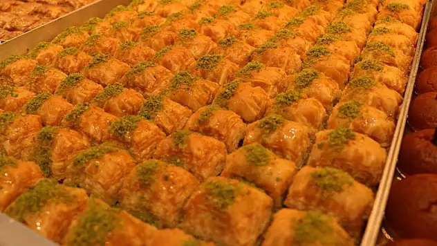 Sıcak Ramazan akşamlarında 'soğuk baklava' tercih ediliyor