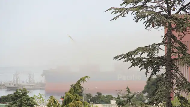 Samsun Limanı toz duman