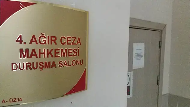 Mahkeme salonunun fotoğrafını çeken genç tutuklandı