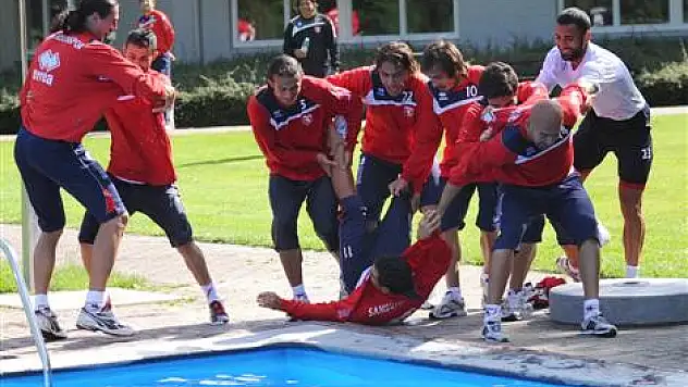 SAMSUNSPOR HAVUZ KEYFİ YAPTI