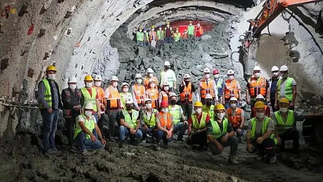 Ordu Çevre Yolu'ndaki 1280 metrelik tünelde ışık görüldü