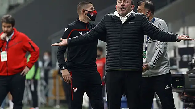 Sergen Yalçın gemileri yaktı, yönetim arayışa başladı