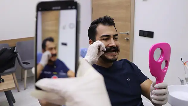 Diş hekimi ağrıyan 20'lik dişini kendi çekti