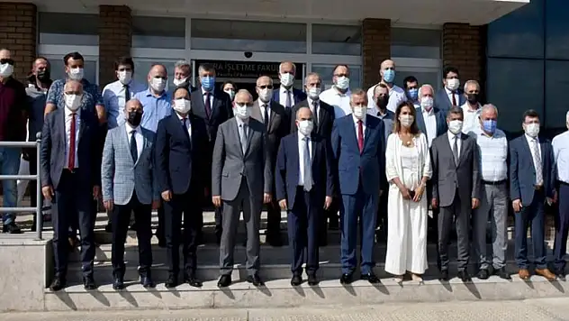 Rektör Ünal: 'Stratejik hedefimiz nitelikli akademisyen ile nitelikli öğrenci'