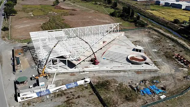 Bilim ve Teknoloji Merkezi'nin çelik çatı montajı devam ediyor