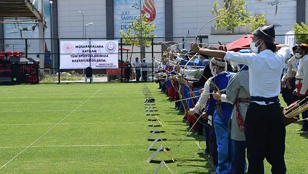 Okçular hedefi 12'den vurmak için yarıştı