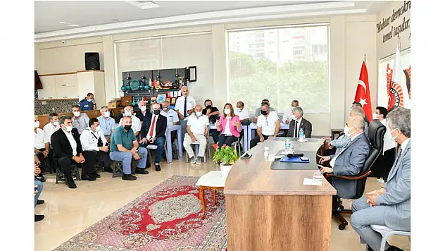 Validen muhtarlara aşı görevi