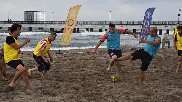 15. OMÜ Tanıtım Günleri plaj futbol müsabakaları ile başladı