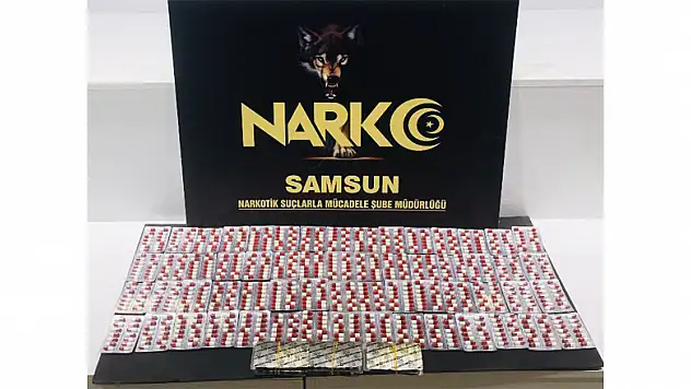 Samsun'da 2 kişi bin 8 adet uyuşturucu hapla yakalandı