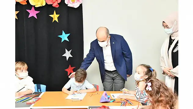 Minik çocuklardan Vali Dağlı'ya Kur'an-ı Kerim tilaveti
