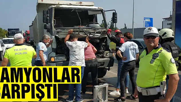 Samsun'da kamyonlar çarpıştı