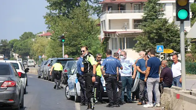 4 aracın karıştığı kazada 2'si ağır 6 kişi yaralandı