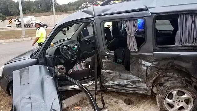 Samsun'da kavşakta trafik kazası: 3 yaralı