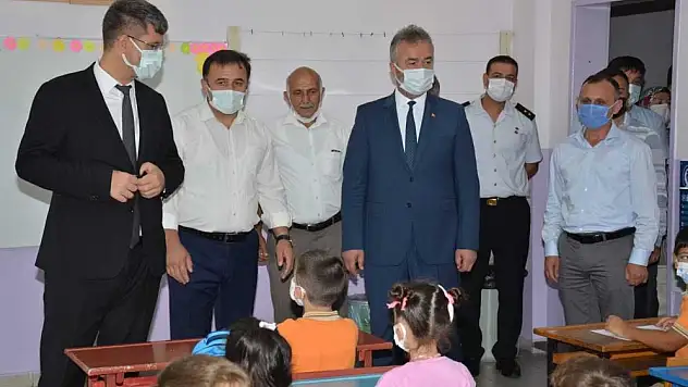 19 Mayıs'ta çocuklar okula, veliler aşıya