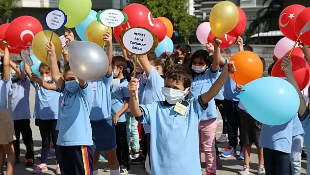 Samsun'da veliler ve öğretmenler aşıya koştu