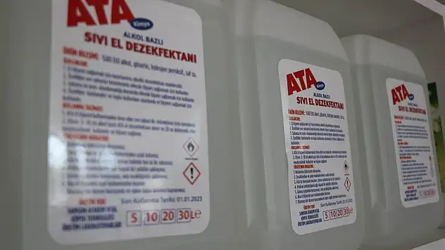 Fabrika gibi okul, eğitim sezonu öncesi dezenfektan üretimine hız verdi