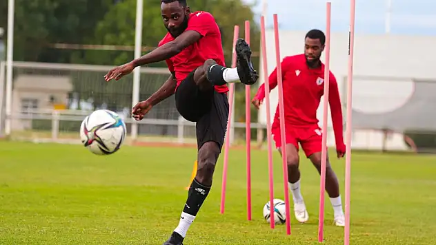 Samsunspor'a 22 oyuncu geldi, 24 oyuncu gitti