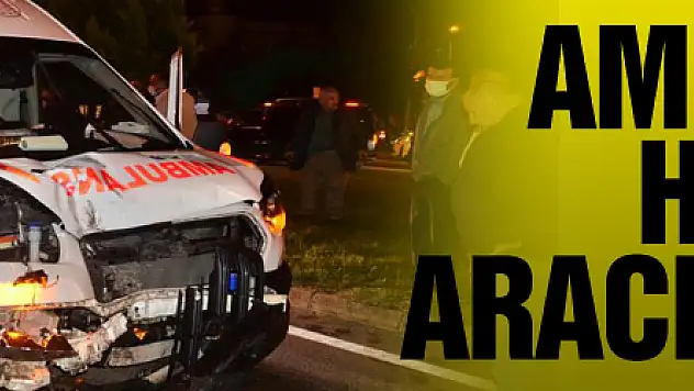 Ambulans ile hafif ticari aracın çarpıştığı kaza kamerada