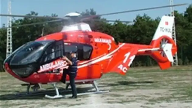 Taş ocağında işçinin üzerine kaya düştü