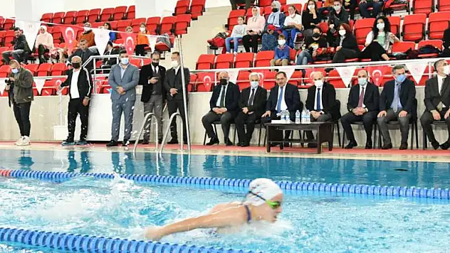 Samsun geleceğe kulaç attı, 64 bin öğrenci yüzme öğrendi