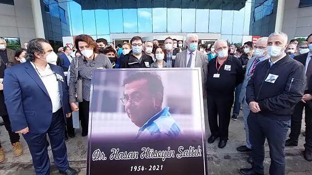 Kazada ölen doktor için düzenlenen törende meslektaşları gözyaşlarını tutamadı