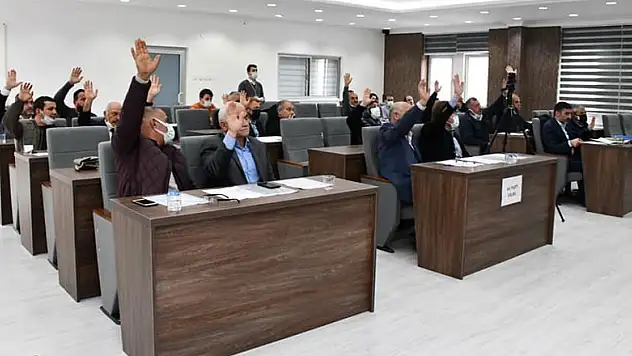 Vefat eden meclis üyesinin ismi meclis salonunda yaşatılacak