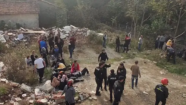 Öğrenci servisi dere yatağına uçtu: 30'a yakın yaralı var